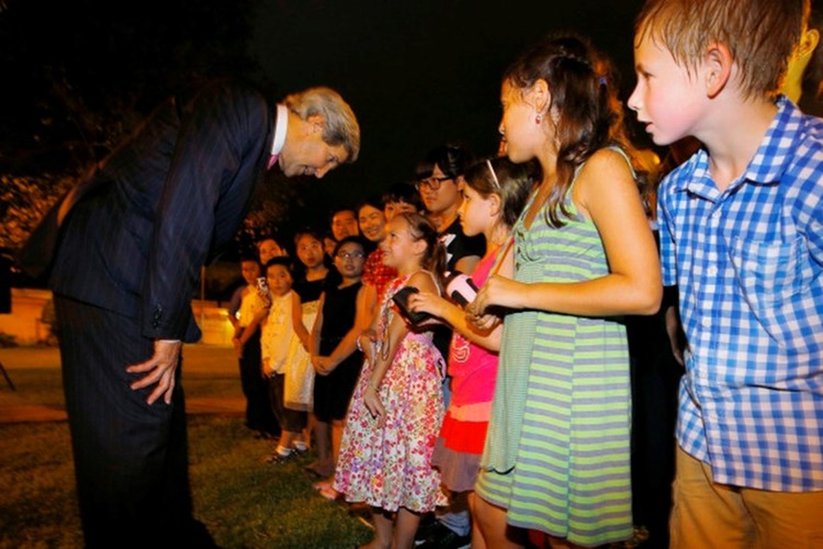 Tinh cam sau dam voi Viet Nam cua Ngoai truong John Kerry-Hinh-5